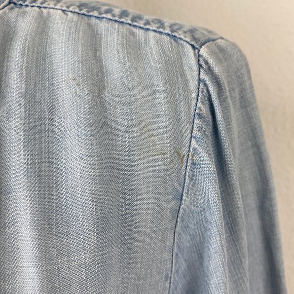 Cloth & Stone Womens Blouse Small Blue Chambray Pull Over Long Sleeves Pockets - Picture 4 of 11
